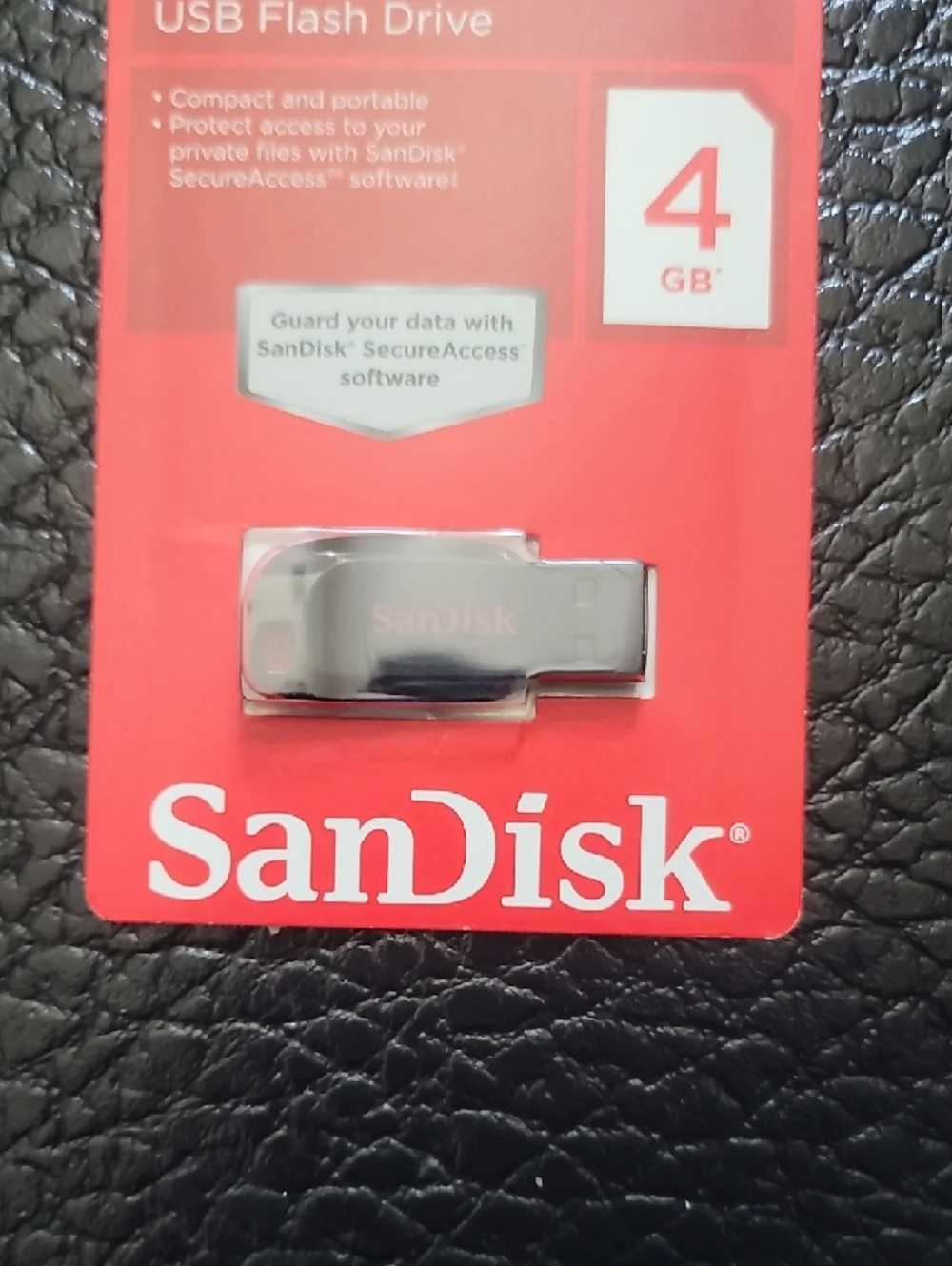 SanDisk Black & Red Cruzer Blade 4GB USB Memory Flash Drive - SDCZ50-004G-B35